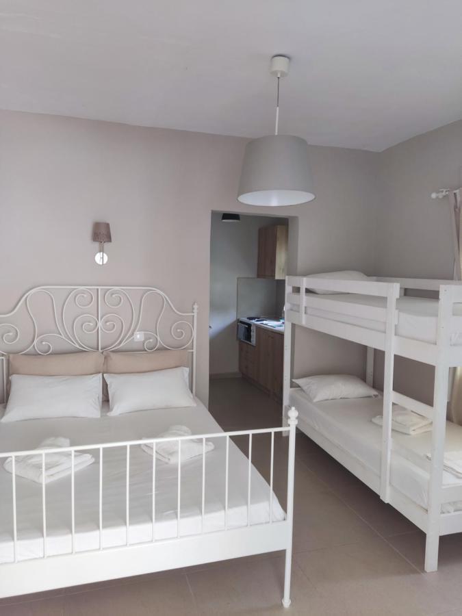 Smaragdi Studios Пефкари Экстерьер фото