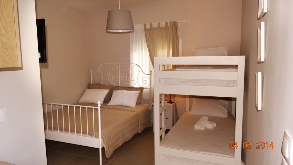 Smaragdi Studios Пефкари Номер фото