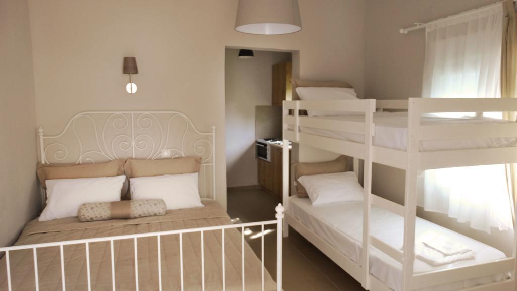 Smaragdi Studios Пефкари Номер фото