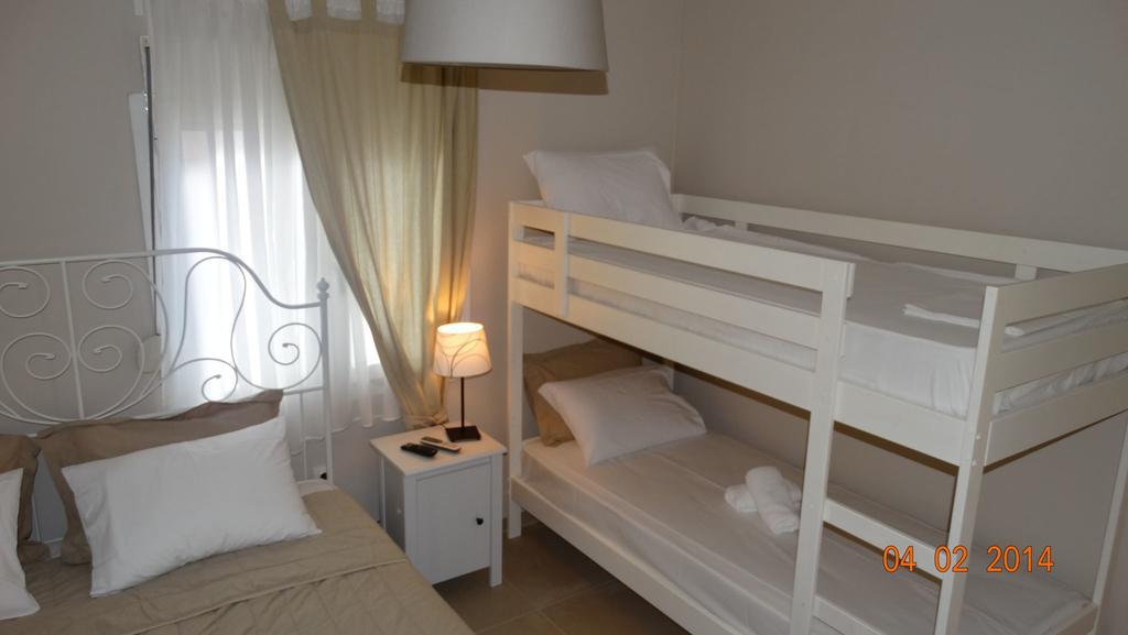 Smaragdi Studios Пефкари Номер фото